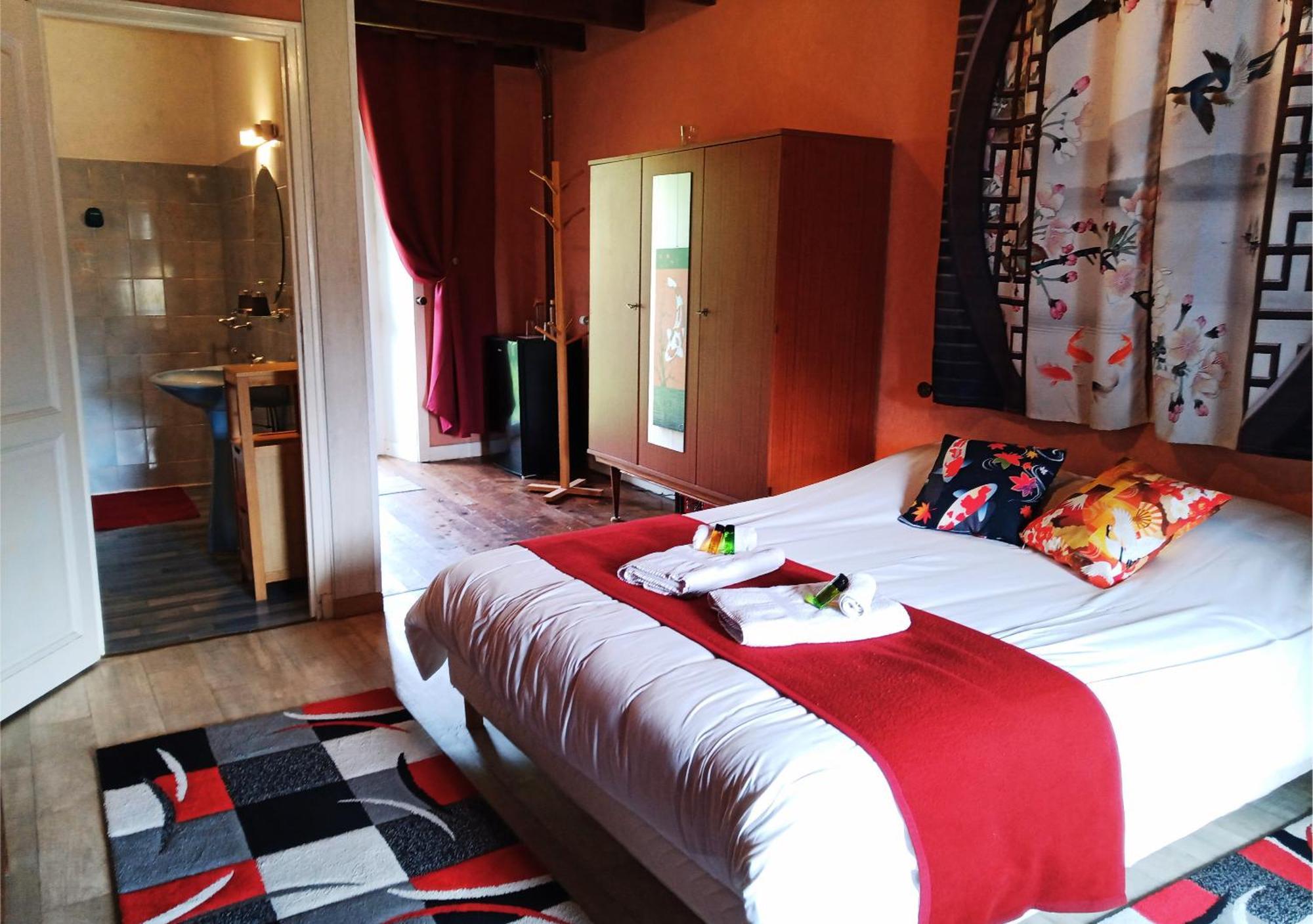 La Synchronicite - Chambres D'Hotes Saint-Sauveur-Villages Exterior photo